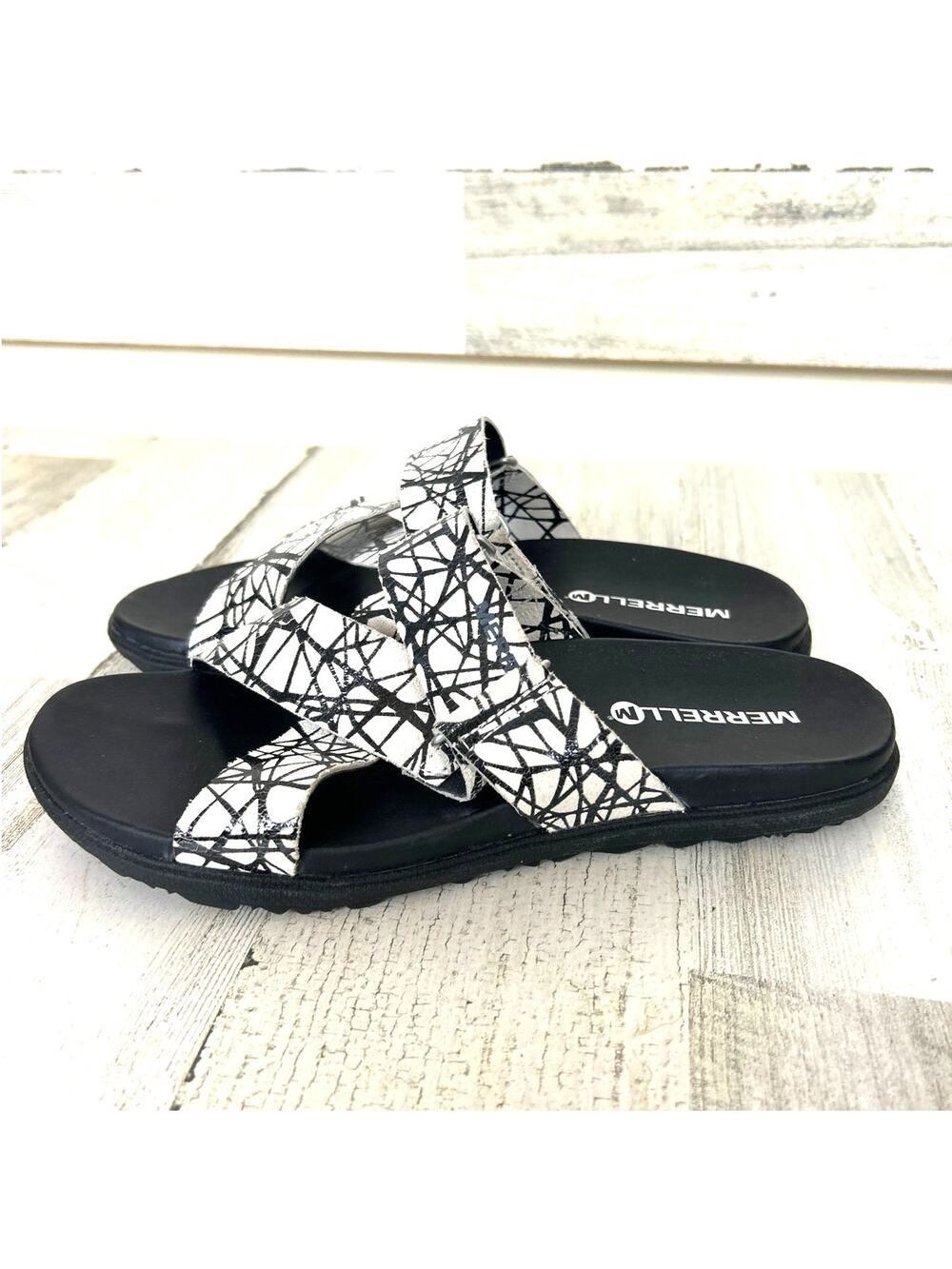 Merrell Womens 7 Around Town White Black Leather Strap Slip-On Casual Sandal NEW